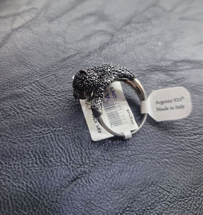 Кольцо серебро 925 проба. Новое .