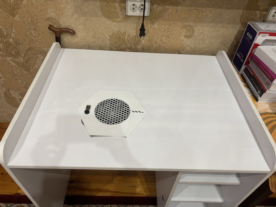 Маникюрный стол холати яхши