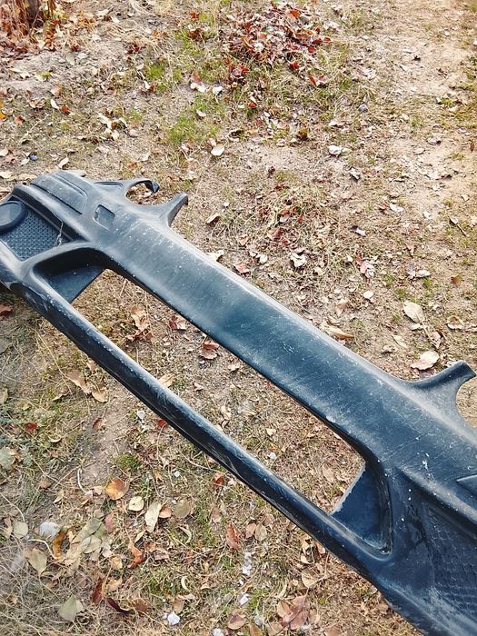 Бампер Мерседес рестайлинг лупарик рестайлинг в хорошем состоянии цена