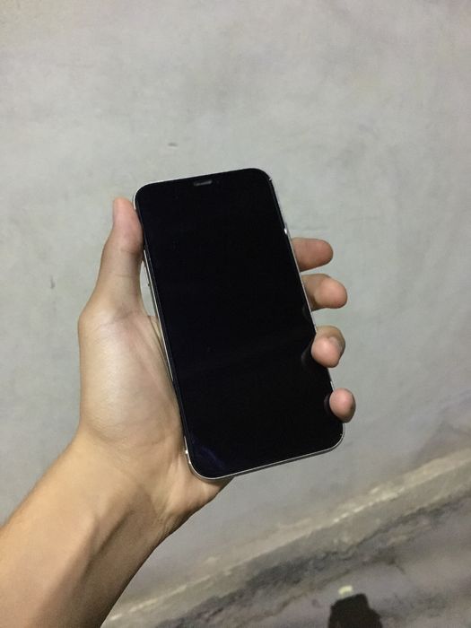 Iphone 11 sotiladi