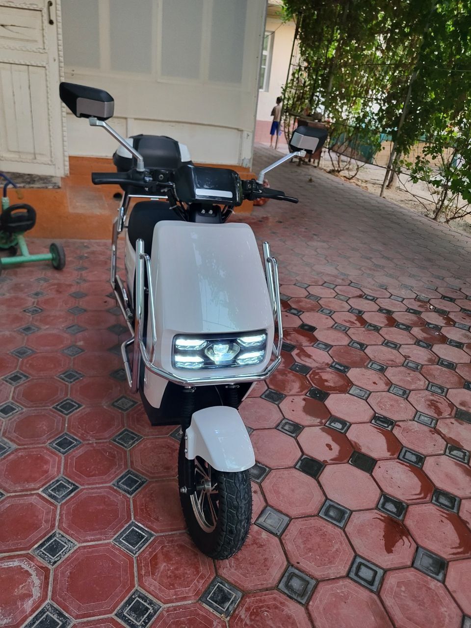 Скутер Bonvi сотилади 500$.