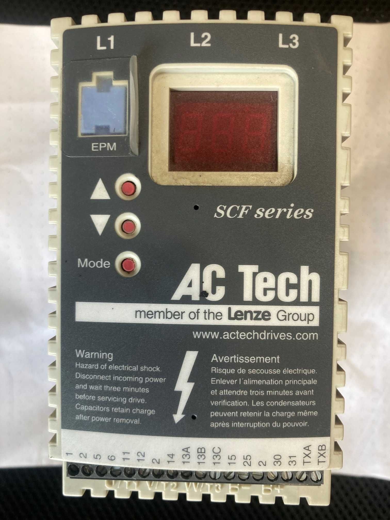 Честотен регулатор(инвертор) Lenze(AC TECH) 0,75кw/400V
