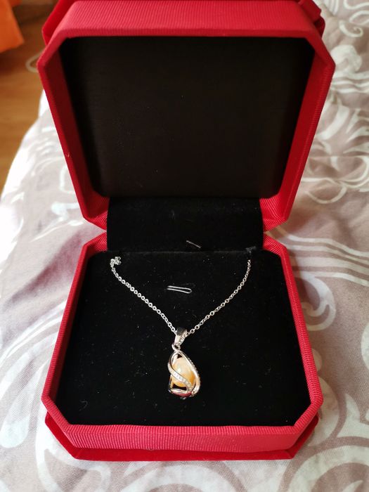 Колие и обици от перли