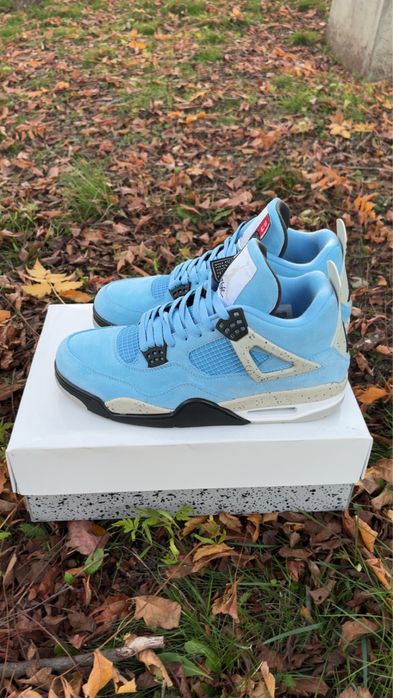 Jordan 4 university blue