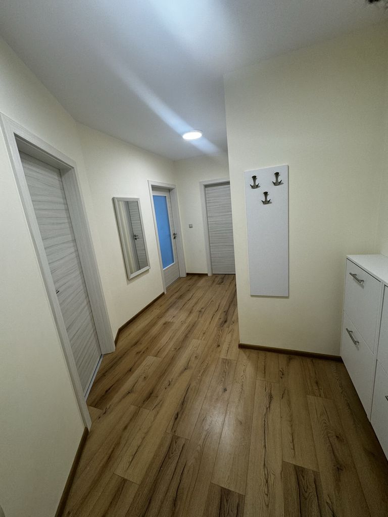 Дава се под наем Тристаен апартамент в Варна, м-т Зеленика - 91 кв.м за 800 € - Снимка #6