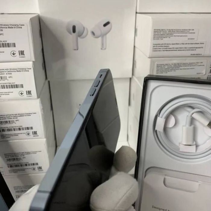 iPhone Xr в корпусе 13 Pro