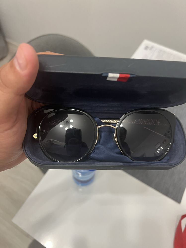 Очила Tommy Hilfiger