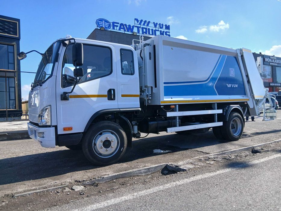 Мусоровоз FAW Tiger V 4х2  8+1м³.