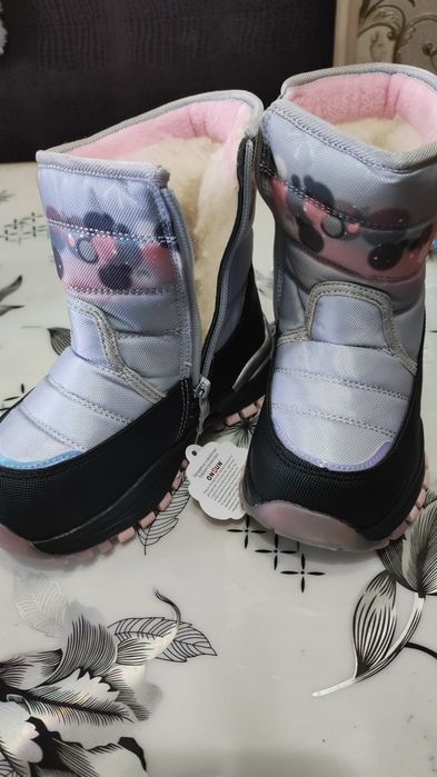 Продам детскую обувь