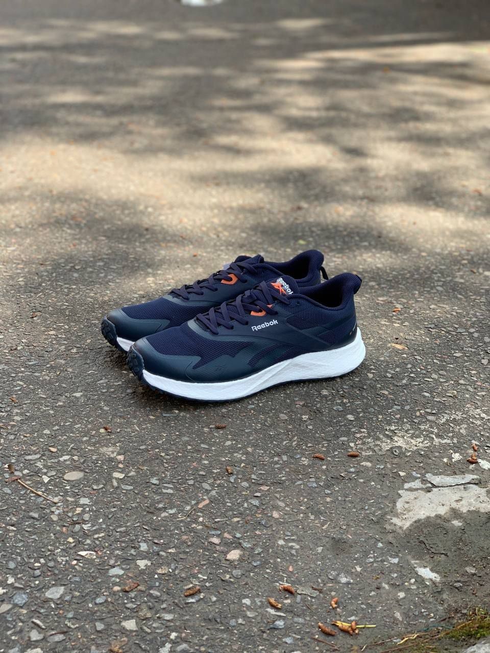 REEBOK BOOST  Classic       .