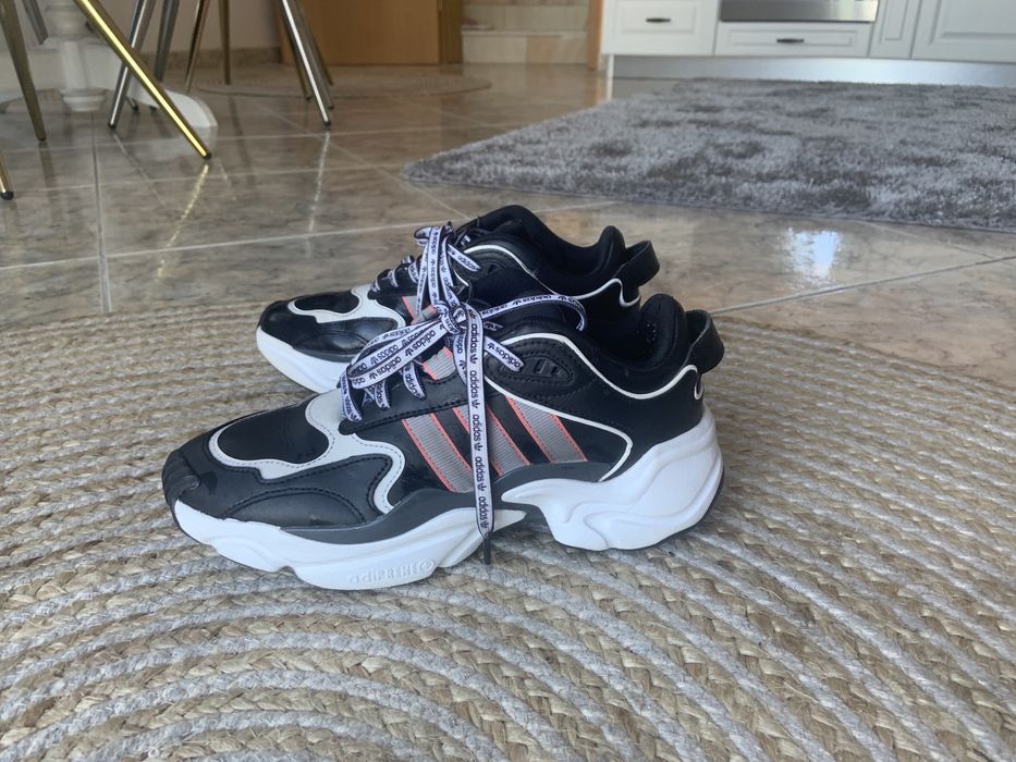 Adidasi Adidas Magmur Runner W EG5434