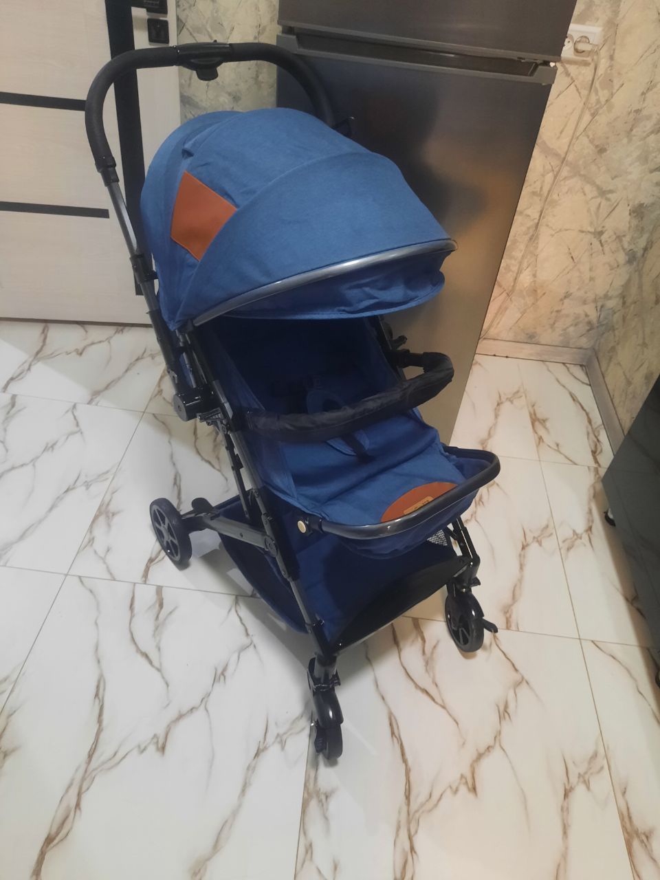 Продаётся чемодан коляска