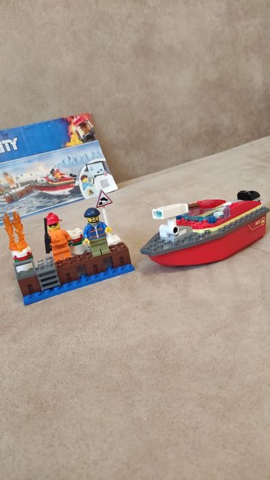 LEGO City 60213 - Пожар на доковете