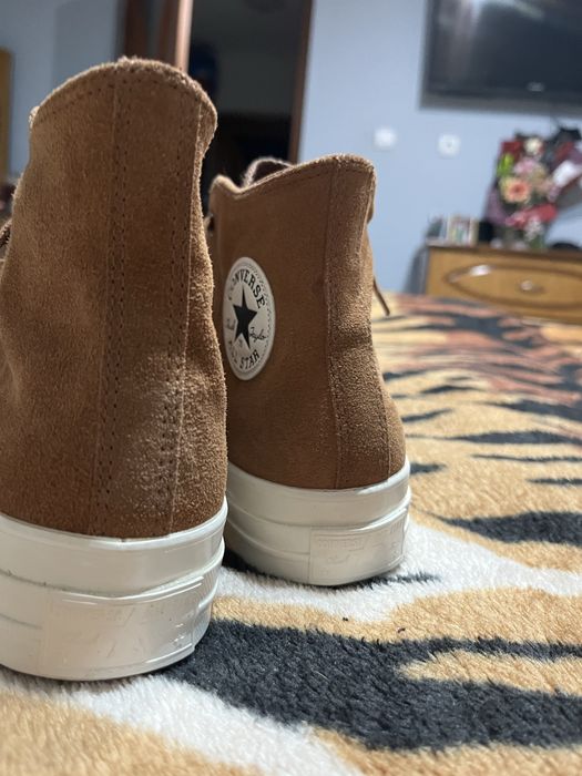 Vând adidași Convers