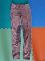 Pantaloni Guess impecabili