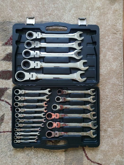 Продам новый набор ключей трещеточных шарнирных рожковых MATRIX