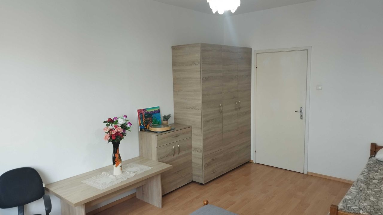 Дава се под наем Тристаен апартамент в София, Банишора - 80 кв.м за 510 € - Снимка #4