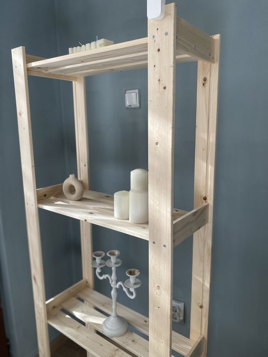 Дървена етажерка