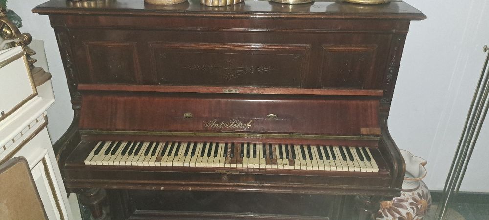 Pianina in stare excelenta