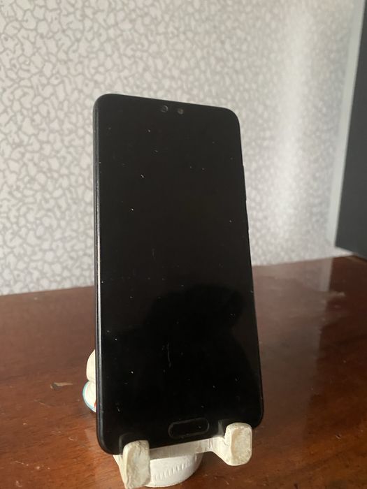 Продам смартфон huawei