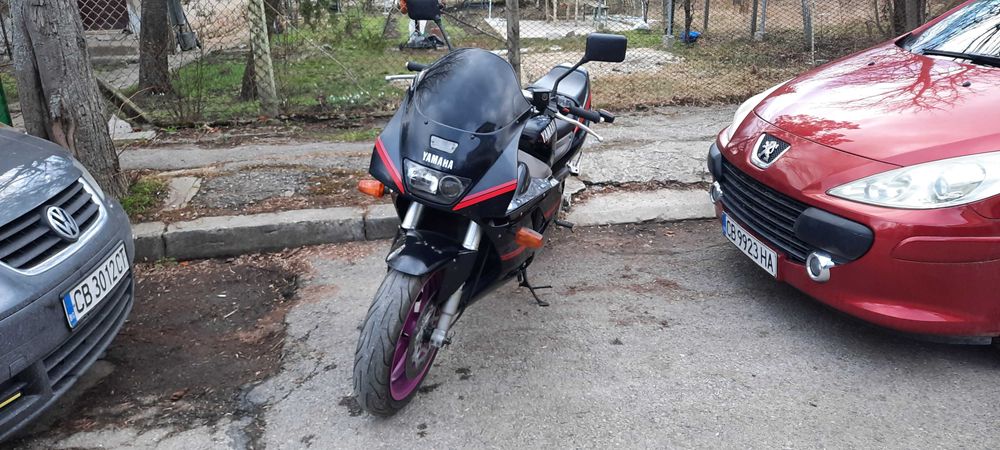 Продавам Yamaha fzr 1000