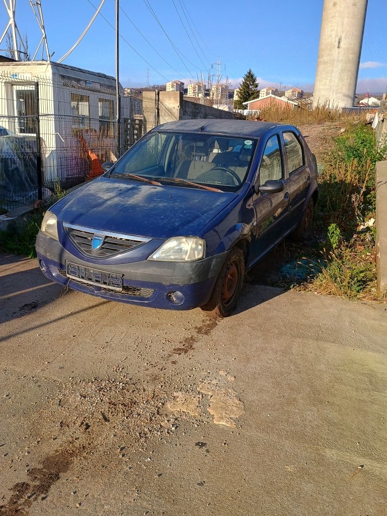 Dezmembrez Dacia logan