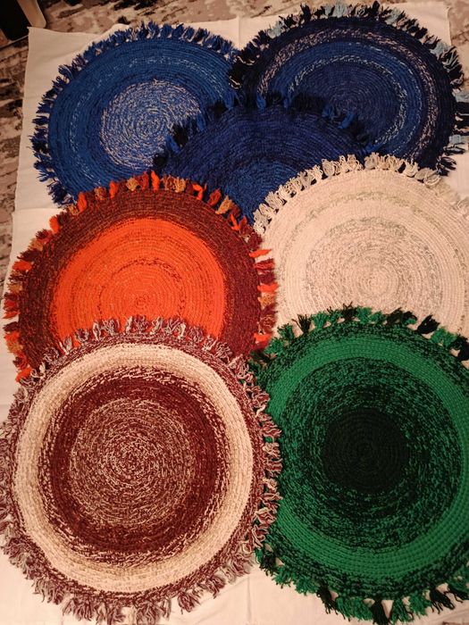 Продам коврики, связанные крючком