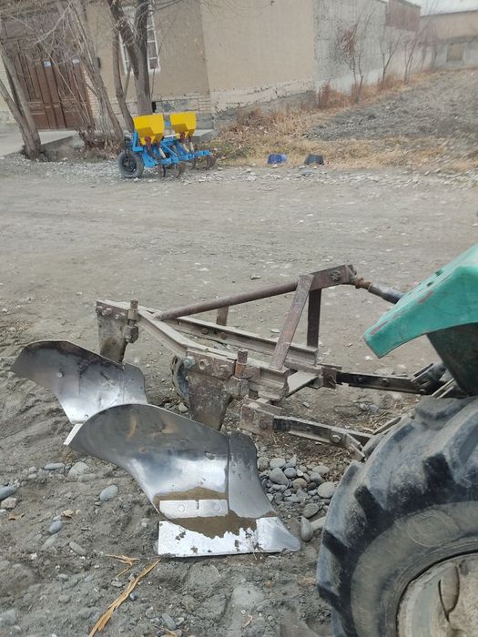 By 304 traktor sotiladi