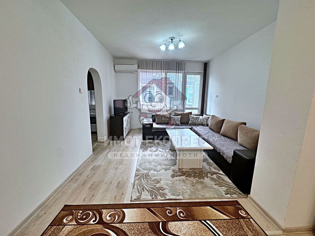 Дава се под наем Тристаен апартамент в Асеновград - 90 кв.м за 331.5 € - Снимка #1