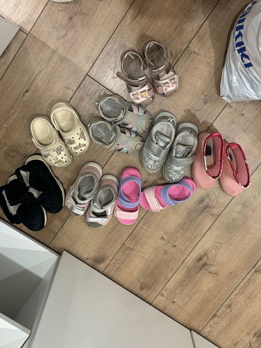 Отдам детскую обувь