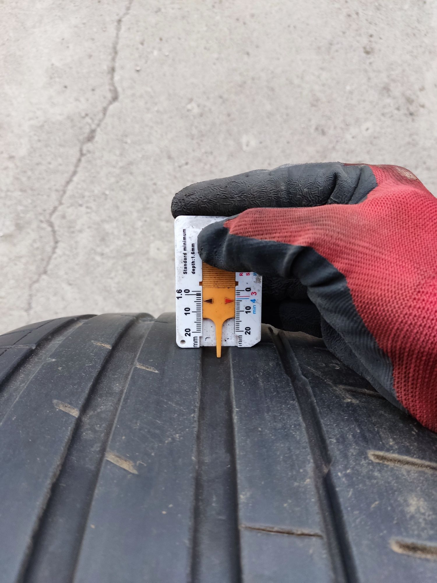 255/45/19 летни Hankook