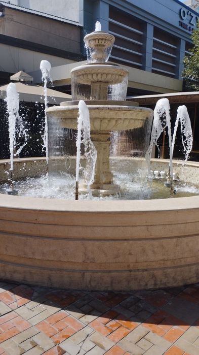 На Чилонзаре напротив базара Катортол задаётся в аренду кафе