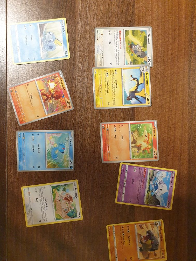 Carti de colectie pokemon (PRETURILE IN DESCRIERE)