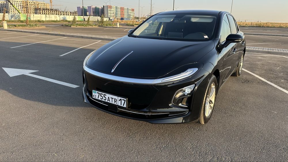 Продается Hongqi e-qm5