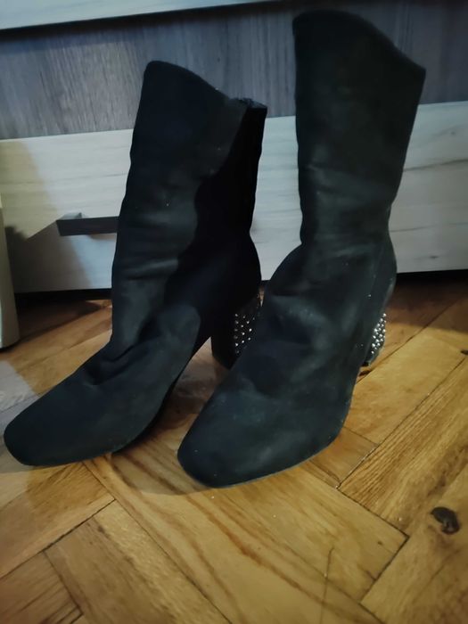 Дамски боти на ток