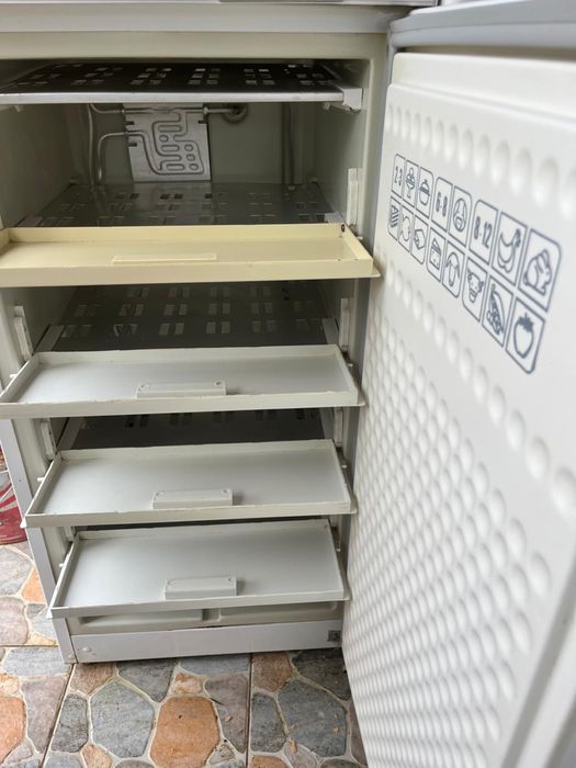 Vand 2 congelatoare Arctic