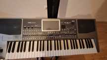 Продавам korg pa900
