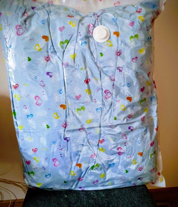 Две перьевые подушки новые непользованные