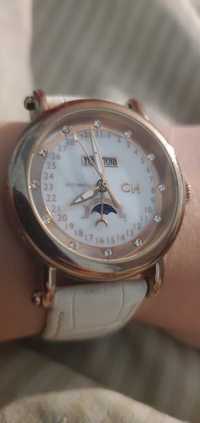 Часы Carlo Monti
