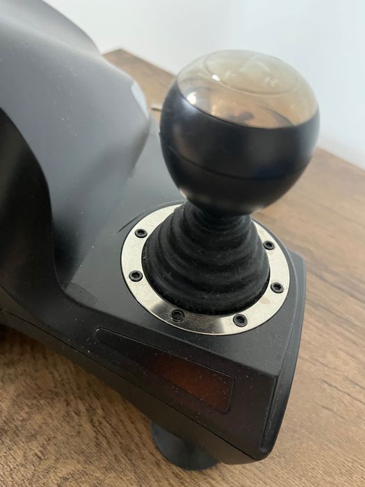 Volan gaming pentru consola  cu pedale