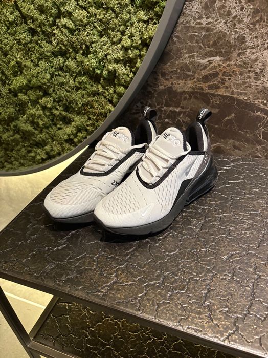 Nike Air Max 270 SE, номер 36,5, много запазени.