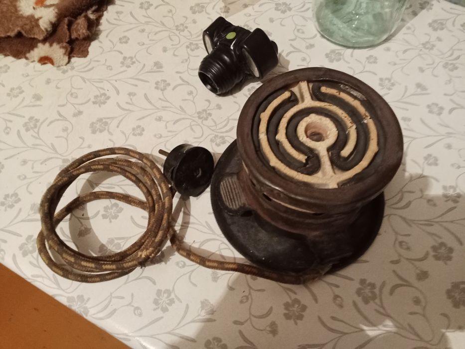 Плитка электро продам маленькая