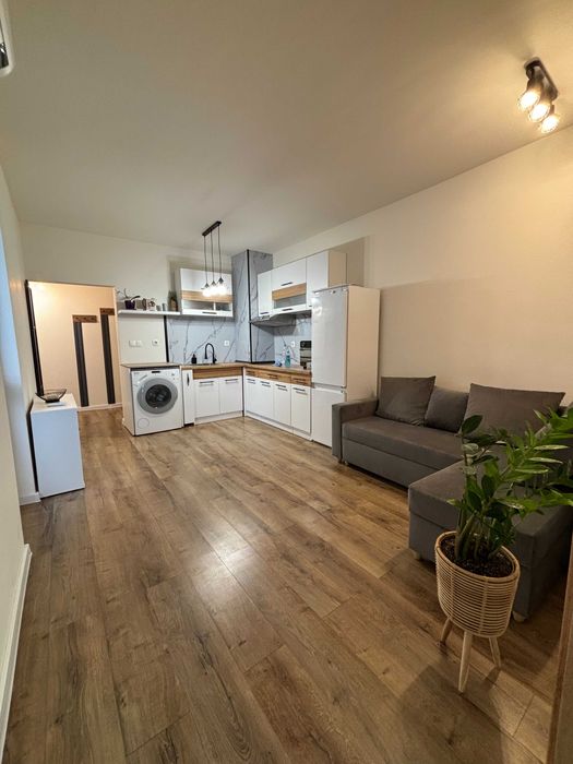 Продава се Тристаен апартамент в Пловдив, Тракия - 77 кв.м за 1897 €/кв.м - Снимка #1