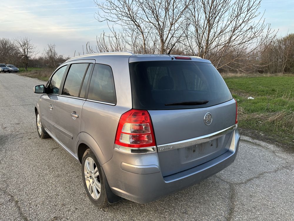 Opel Zafira 2010 на части