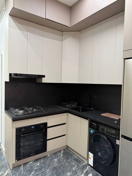 Квартира продаётся на Юнусабаде. Напротив 17 гор больницы.