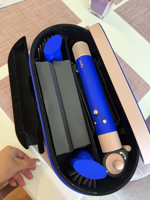 Dyson airwrap изключително запазен