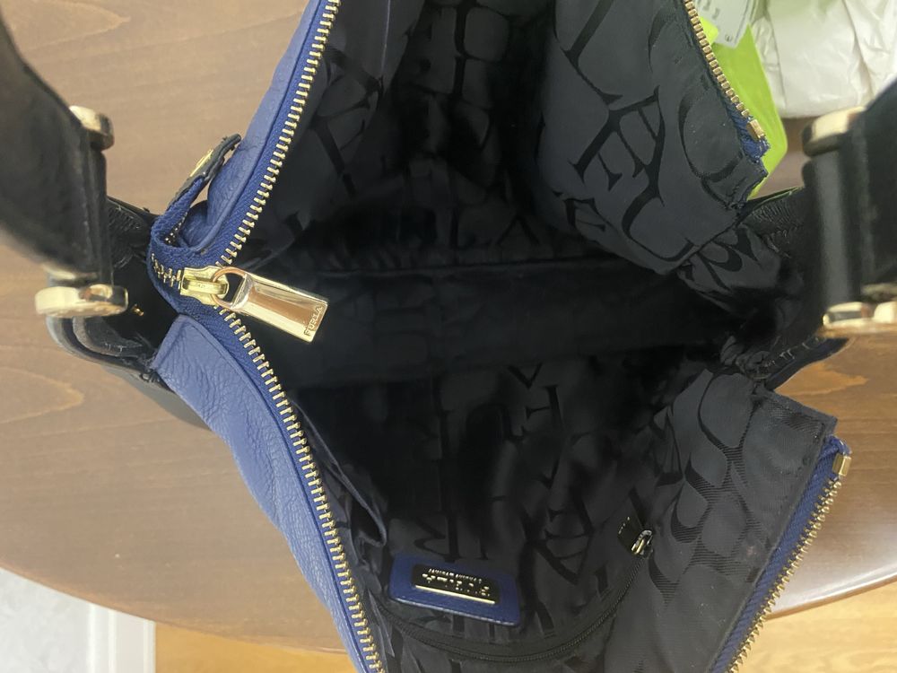 Продам сумку Furla