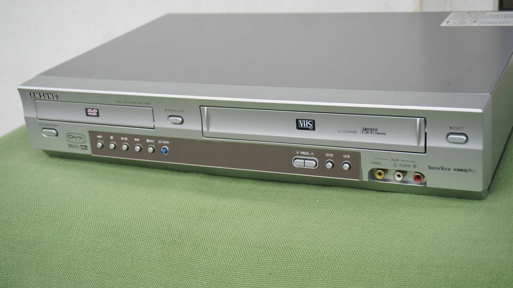 Video recorder VHS combo cu DVD player Samasung SV-DVD640  DEFECT