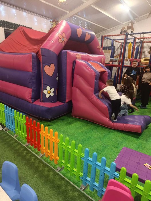 Vând tobogan gonflabil