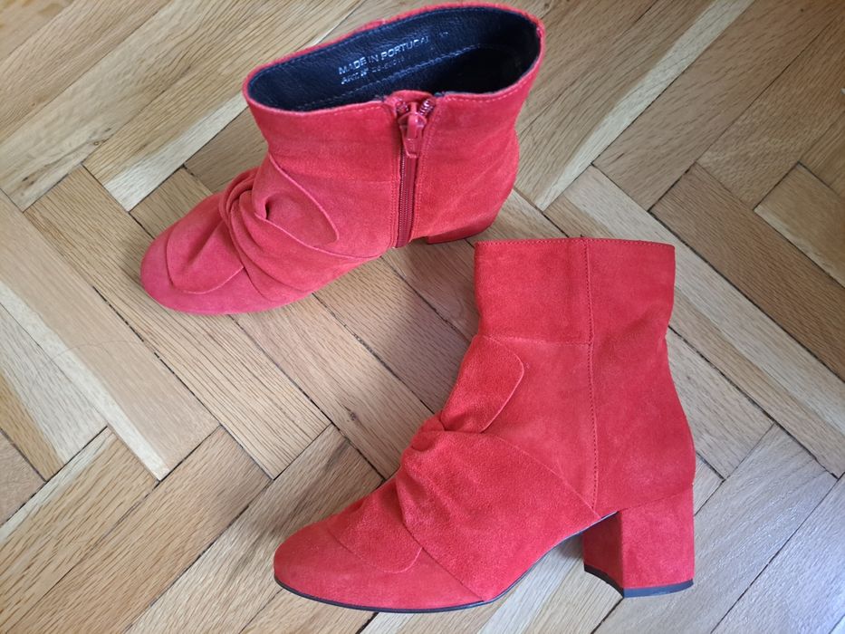 Кожени червени боти